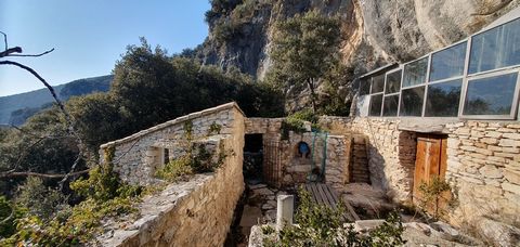 In the gorges of the Nesque, treat yourself to a page of history in a unique site! Blauvac is a commune in the Vaucluse department in the Provence-Alpes-Côte d'Azur region in southeastern France. By taking the tourist route that connects Monieux to V...