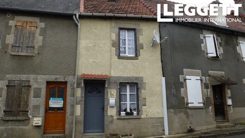 A20063CHH87 - This cute cottage with its courtyard garden at the back is situated in the heart of a pretty, lively French village. Information about risks to which this property is exposed is available on the Géorisques website : https:// ...