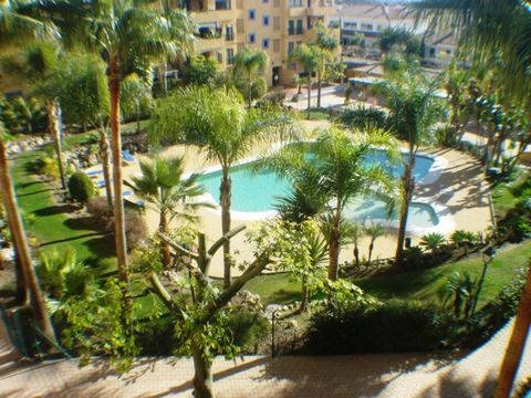 Located in San Pedro de Alcántara. This 3 bedroomed East facing spacious apartment captures some sea and mountain views. The location is excellent since you are close to the beach and the extensive promenade which takes you directly 20 walking minute...