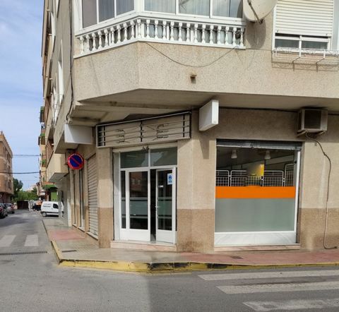 Unique Opportunity! Commercial Space for Rent and Sale ️ Location: Rojales, Parque de la Noria Area Size: 82.00 sqm Bathrooms: 1 Special Features ✔️ Air Conditioning for a comfortable environment ✔️ Excellent connection to nearby Buses ✔️ Right in th...