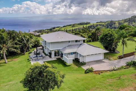 Perched on an idyllic spot, this haven is a personal paradise that offers breathtaking views of both the sweeping ocean and the majestic Haleakala, creating a daily spectacle of nature's beauty. The recently updated home boasts expansive, flowing spa...