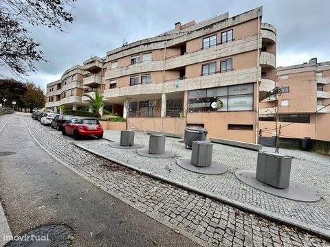 Apartamento T3 + Escritório, na Costa, numa das zonas mais nobres da Cidade de Guimarães. Extremamente bem localizado, este imóvel apresenta-se como uma oportunidade única tanto para investidores, como para quem pretende encontrar o seu novo lar. NOT...