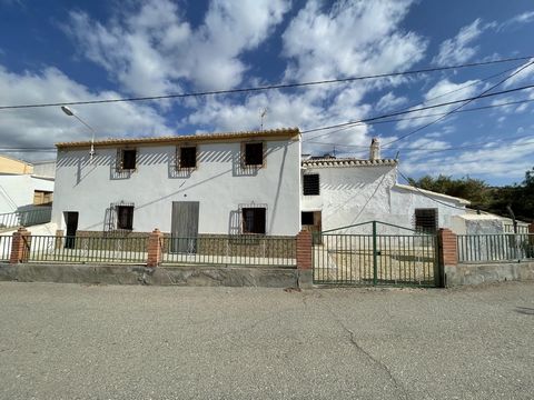 ***RECENTLY REDUCED*** If you are looking for a bargain opportunity for a renovation project to convert in a small B&B accommodations with a true slice of the Spanish lifestyle then this is the perfect property for you.   This fantastic traditional p...