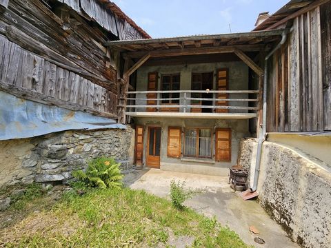 FOR SALE In the town of Nancy-sur-Cluses, 15 minutes from Cluses. House to renovate. The living area (81m2) is composed of: - a kitchen - a stay - one bedroom - a shower room Upstairs there are 2 more bedrooms with a shared balcony. In addition to th...
