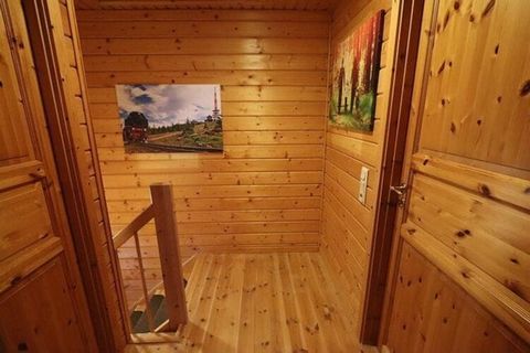 The cozy holiday home with its cozy feel-good atmosphere is located in a holiday complex on the outskirts of the small Harz town of Hasselfelde. The family-friendly holiday complex offers the perfect basis for a varied time with all family members. T...