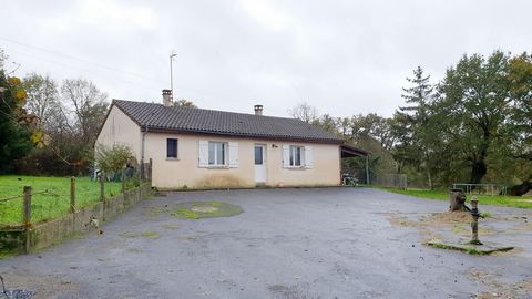 Real estate complex located in a small hamlet in the countryside close to the town of Le Dorat and Bellac. A 90M2 house built in 1986, a large barn, a comfortable house, very well appointed, outbuilding with a bread oven to be rebuilt, small outbuild...
