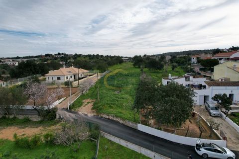 For sale two plots of land with areas of 2120 m2 and 1600 m2 in the area of Paderne, Village named as one of the typical villages of Portugal. Although they are two independent lots, they will only be sold together. One of the plots of land is insert...