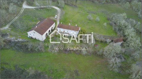 To be seized, this rare estate in our region, located in the Causses du Quercy natural park, on the heights of Saint Cirq Lapopie. Composed of a 108 m2 dwelling house to be renovated to your taste, partly mounted on a cellar, as well as a very beauti...