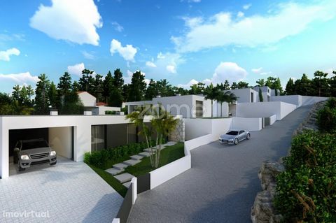 Property ID: ZMPT555679 Land with 524 M2 for Individual House Gondiães, Vila Verde - Deployment area 205 M2 - Total construction area 389 M2 - Balcony and porch areas 41 M2 - Pool area 13.65 M2 - Excellent sun exposure - Good access - Unobstructed vi...