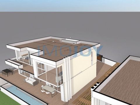 Wonderful 4 bedroom luxury villa located in Estreito da Calheta (Madeira) ecological and self-sustainable, with ICF construction concept, jacuzzi, infinity pool, sauna/spa, heated indoor pool, gym and barbecue area. The entire villa is built in reinf...