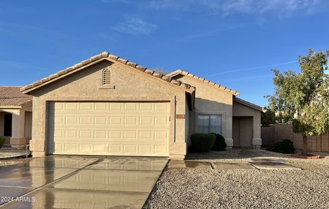 Welcome to this fantastic single-level home boasting 3 bedrooms and 2 bathrooms. Step inside to discover an inviting open floor plan highlighted by a spacious kitchen. Recently remodeled, the kitchen showcases elegant granite countertops, stainless s...