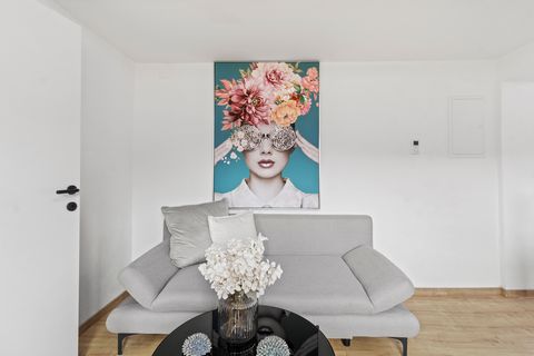 Experience the urban flair of Leoben in this modern-designed apartment: * Conveniently located, perfect for city exploration. * Ideal for couples or small families, accommodating up to 4 people. * This apartment features one bedroom, a living room, a...