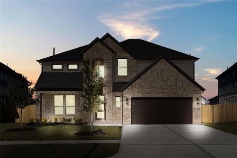 LONG LAKE NEW CONSTRUCTION - Welcome home to 3310 Majestic Pine Lane located in the community of Beacon Hill and zoned to Lamar Consolidated ISD. This floor plan features 5 bedrooms, 3 full baths, 1 half bath and an attached 2-car garage. This home h...