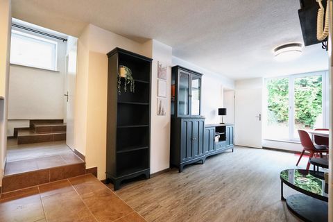 In this cozy ground floor apartment, you will find two bedrooms as well as a spacious living room that adjoins a charming terrace overlooking the greenery with comfortable seating. The apartment is lovingly furnished and, due to its quiet location, o...