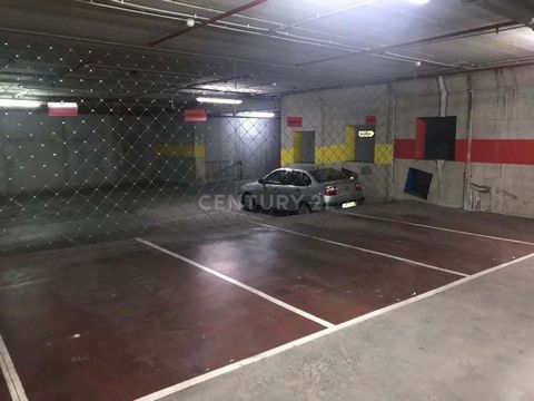 ¿Quieres comprar una plaza de parking en Manises? Gran oportunidad de adquirir en propiedad esta plaza de garaje ubicada en la localidad de Manises, provincia de Valencia. Dispone de buenos accesos, maniobrabilidad y está bien comunicada, se trata de...