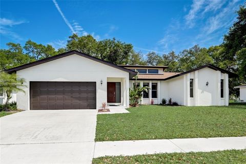 Under contract-accepting backup offers. A nice home in a nice neighborhood centrally located in Colonial Oaks of Sarasota. Step through the front door of your freshly painted home and one of the first thing you notice is the beautiful new floor accen...