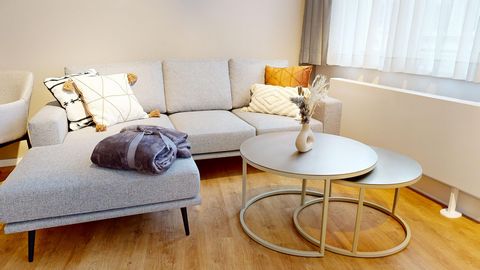 Our house has been in family ownership since 1896 and is centrally located in the historic city center of the Hanseatic city of Lüneburg. We offer 13 fully furnished 1-3 room apartments. Queensize bed (140cm x 200cm) Lüneburg is only 30 minutes (by t...