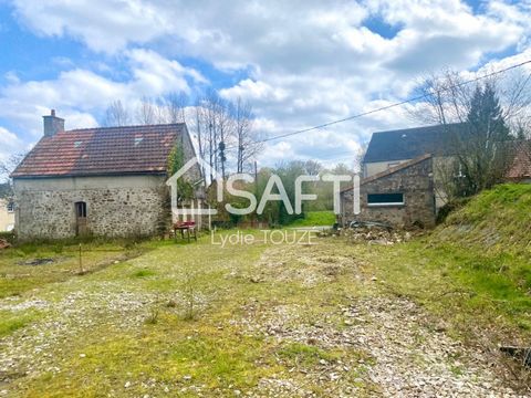Saussemesnil is the ideal place for those looking for a peaceful setting. You can enjoy walks in the countryside, a perfect place for families looking for tranquility. These houses to renovate of 35m2 and 17m2 offer you a generous land area of ??1565...