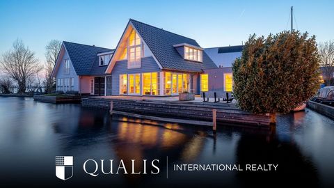 Are you looking for a beautiful waterfront home where you can enjoy the views and tranquility of the Kaag Island? We proudly present this beautiful 2015 semi-detached villa. Offering a unique blend of modern architecture and natural beauty, this uniq...