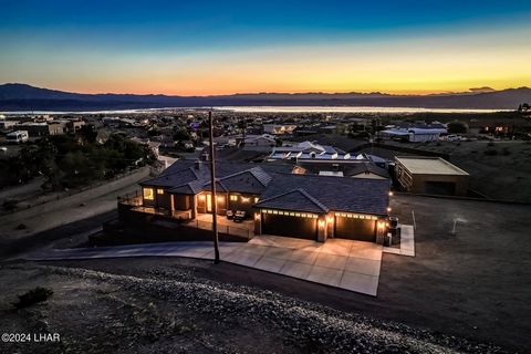 One of a kind custom home w/level land to build more garages, a casita, swimming pool, pickle ball court, etc. Built in 2023 this 2,927 SQ.FT. custom home offers a generous primary suite w/ sitting area, 2 junior suites, a movie/game room w wet bar, ...