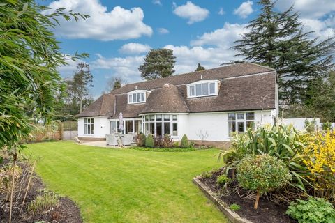 With a large garden of 0.3 of an ACRE and beautiful farmland views, you’re surrounded by open countryside but feel as if you’re in the middle of nowhere yet only a short drive from the centre of Norwich, Norfolk and Norwich hospital and University. A...