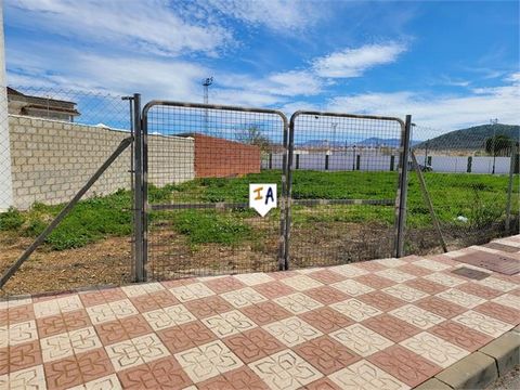 This plot sits in the centre of the popular town of Mollina, in the Malaga province of Andalucia, Spain, close to all the local amenities including the football ground, large supermarket, bars and restaurants. The plot is flat and consists of just ov...