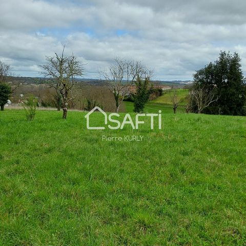 This 2,375 m² building plot, located in Ribérac (24600), benefits from a privileged location in a peaceful residential area on the heights of the city, offering a charming panoramic view. Close to all amenities, schools, high schools, colleges and sh...