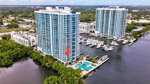 The Reserve at Marina Palms is located on its own peninsula, Marina Palms south offers both views over the lake on one side and a nature preserve on the other, with Sunny Isles Skylines on the horizon. The building has only 10 apartments built as thi...