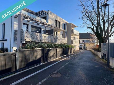 Richwiller - Charming 2BR, Terrace, Garage, No Renovations Needed! In the peaceful town of Richwiller, nestled in a cul-de-sac, you will discover this superb 2-bedroom apartment of 45 sqm, located on the 1st floor of a residence built in 2019, equipp...
