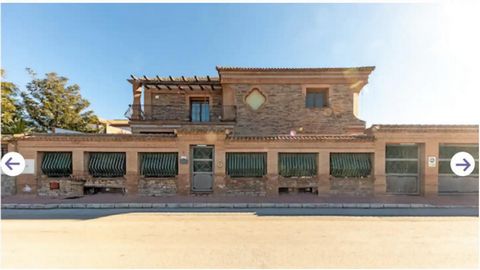 YOUR PERFECT HAVEN AWAITS: EXCLUSIVE HOME FOR SALE!!! This traditional Andalucian house offers tons of space in a tranquile and priviledged environment. Located in the outskirts of Arriate, to the north of Ronda and under an hour's drive from th...