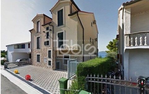 * ZADAR - BIBINJE * A beautiful house for sale in Bibinje, first row to the sea. There are five decorated apartments in the house, with a tavern in the basement. The apartment on the ground floor is about 110 m2 and consists of 3 bedrooms, two bathro...
