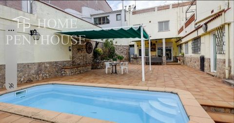 This is a unique opportunity for investors in the heart of Pineda de Mar, a privileged location next to the Town Hall and all services, only 450 meters from the beach and the train station. For sale a plot of 517 square meters, currently with a prope...
