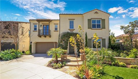 Location! Location! Location! This charming premium corner Cul-de-sac single-family home resides in Stonegate Village, one of the best master-planned communities in Irvine. The house features a highly sought-after floor plan of 4 Bedrooms, 4 Baths, w...