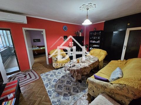 Property number 1649 Large apartment for sale in the town of Smolyan. Kardzhali, kv. Cold well. It consists of a corridor, a living room, a kitchen, two bedrooms, a bathroom, a toilet and a terrace. The property has two basements. The apartment is ve...