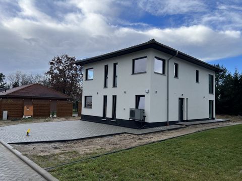 detached and spacious 1 family house with garden plot, new building first occupancy, high-quality equipment, many features, additional granny flat possible, high building efficiency *german : This exposé is available in German, English and Russian. F...