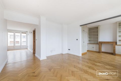 Immo-pop, the fixed price real estate agency offers you this T5 crossing apartment of 107m2, located on the 5th and last floor, facing South-East. Located in Asnières-sur-Seine, Bac district, this apartment benefits from optimal transport services, b...