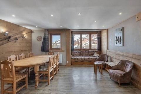 Located in the heart of Val Thorens, this charming apartment with a floor area of 80.69 sq.m benefits from a privileged location, ski-in/ski-out and close to all amenities. It has a large living room opening onto a fitted kitchen. On the night side, ...
