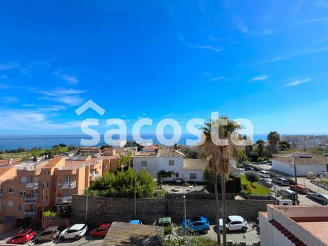 Discover the opportunity to live a few steps from the beach in this bright and spacious apartment in Blanes. Apartment without elevator, with an area of 80.00 square meters, this property offers a cozy and functional atmosphere for the whole family. ...