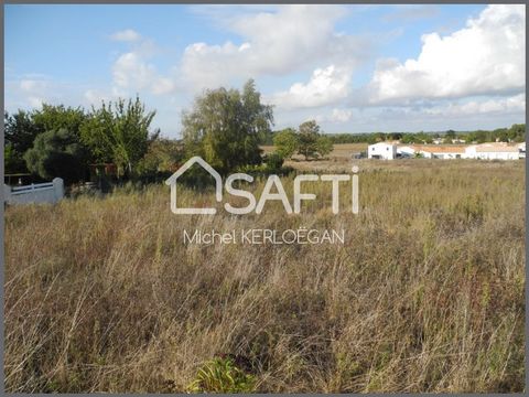 Located in Saint-Nazaire-sur-Charente (17780), this 479 sqm plot offers a prime location just 300 meters from shops and amenities. Ideally situated, it is fully serviced and provides easy access to water, electricity, and municipal sewage systems, th...