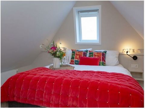 Komplett neu renoviert ! Exclusiv ausgestattete Maisonette 3-Zimmer-Ferienwohnung für 2-3 Personen mit Südbalkon und schönem Blick ins Grüne Tal.