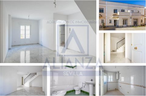 House for sale in Olivares (Seville).~~Semi-detached house in Olivares in a residential area with a modern and functional design. Being on two floors, it offers ample space for daily living. The two bedrooms provide comfort for a small family or even...