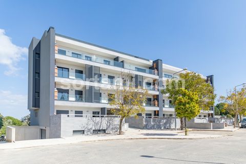 New 2 bedroom apartment in Faro - Montenegro This magnificent apartment is situated in a building with 4 floors, built with high quality materials and modern finishes. The apartment comprises a bright living room and an equipped kitchen, two spacious...