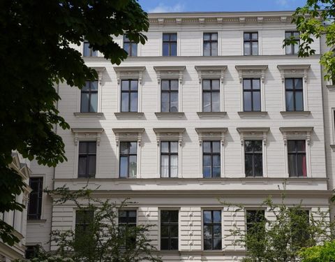 Address: Großbeerenstraße 56C, Berlin Property description Building It is a gem dating back to Imperial Germany, and an asset to Berlin as architectural landmark: Riehmers Hofgarten. At the time, Wilhelm Riehmer let his courage and visionary zeal as ...