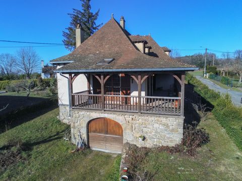 Beautiful stone house, near Latronquiere and Lake Tolerme, The attic can be converted, a large basement over the entire surface of the house, an independent wood workshop, all on 1500 m2 of land, beautiful exposure, beautiful light, good quality of f...