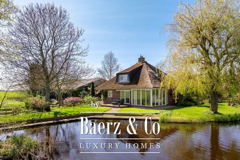 Imagine a charming 1997 thatched house located on an idyllic island. Wake up to the soothing sound of rippling water, surrounded by vast meadows. - Your own piece of peace and nature on the Buurterpolder - Breathtaking views - Large shed of 472m² Bui...