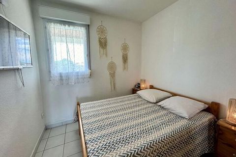 Die Residenz Les Goélettes liegt direkt am Meer im Stadtteil Lagune und besteht aus Apartments direkt am Meer mit Terrasse, Parkplatz und Gemeinschaftspool. Diese Ferienwohnung im 3. Stock verfügt über ein Wohnzimmer mit Doppelschlafcouch und ausgest...