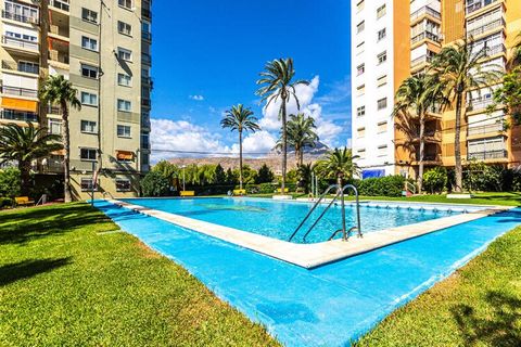 Cet élégant appartement de deux chambres, situé à Poniente de Benidorm, Alicante, offre un espace lumineux, moderne et entièrement rénové, parfait pour une escapade relaxante. Pouvant accueillir jusqu'à quatre personnes, elle dispose d'un lit double ...