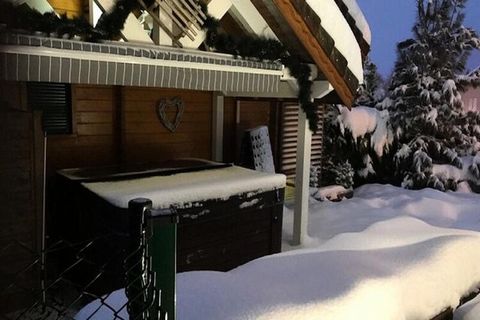 Dit nieuwe chalet zal u verleiden met zijn hoogwaardige diensten en een complete en hoogwaardige uitrusting: grote bedden, flatscreen-tv, lakens, beddengoed en badjassen. U zult ook gecharmeerd zijn van de gastvrije sfeer en de originele inrichting. ...