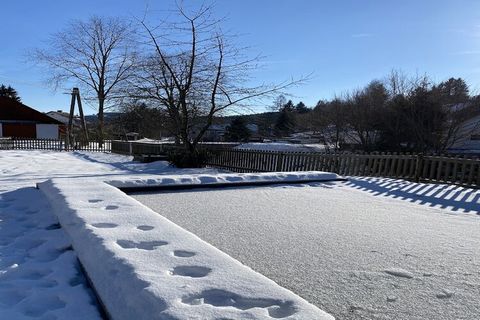 De prachtige Javorek villa is de perfecte plek om 17 personen te ontvangen. Gelegen in de nabijheid van het prachtige natuurpark Zlamanec, ontdek je de perfecte balans tussen stedelijk gemak en de rust van de natuur. Geniet van talrijke voorzieningen...