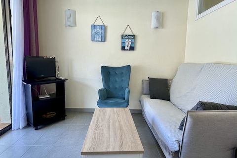 Diese Wohnung in Estartit verfügt über 1 Schlafzimmer und bietet Platz für bis zu 4 Personen, mit einer komfortablen Wohnfläche von 40 m². Bequemlichkeit liegt in Reichweite, mit einem Supermarkt nur 300 Meter entfernt, dem Sandstrand in 400 Metern E...